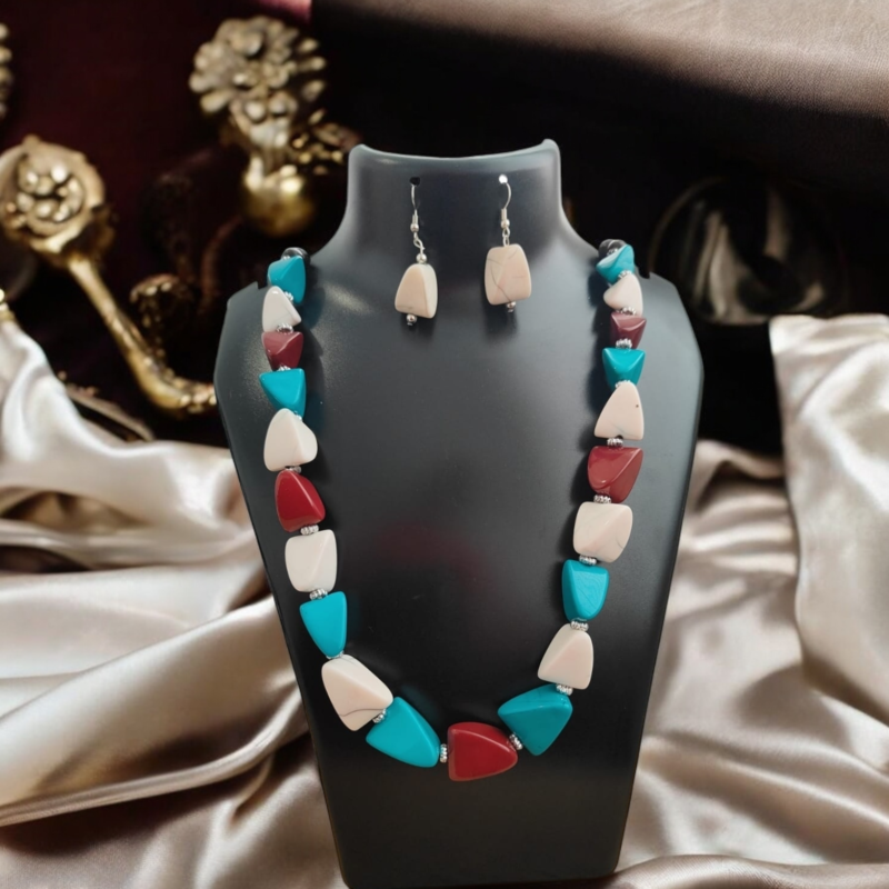 Multi-Color Geometric Beads Necklace Set - Image 4