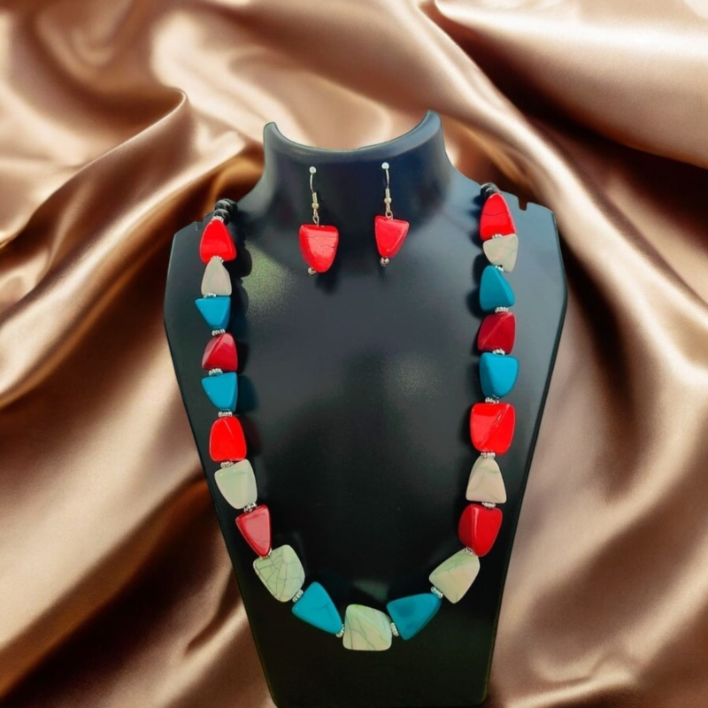 Multi-Color Geometric Beads Necklace Set - Image 3