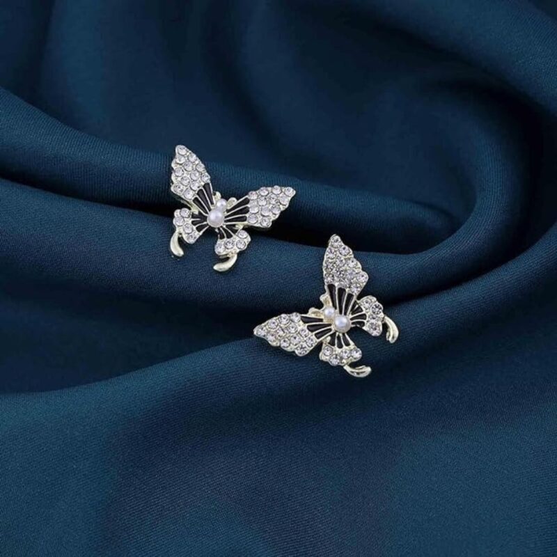 JJK 20  Pearl Heart Drop Earrings - Image 2