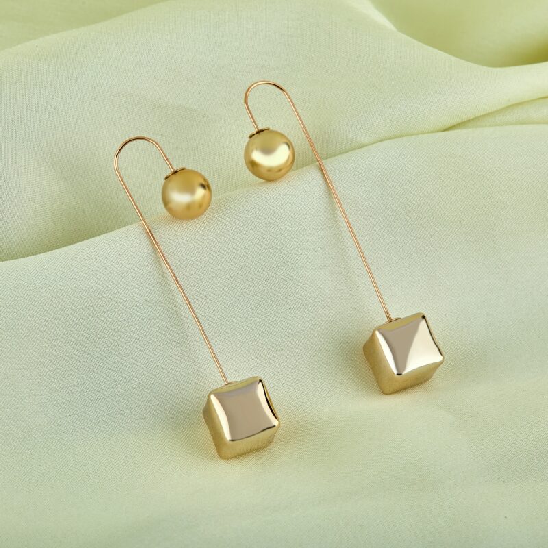 JJK 41 Double Circle Pearl and Rhinestone Earrings or Double Circle Diamond Rhinestone Pearl Earrings.