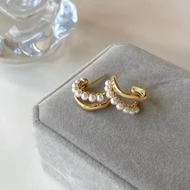 Gold-plated Pearl Accent Twist Hoop Earrings. - Image 2