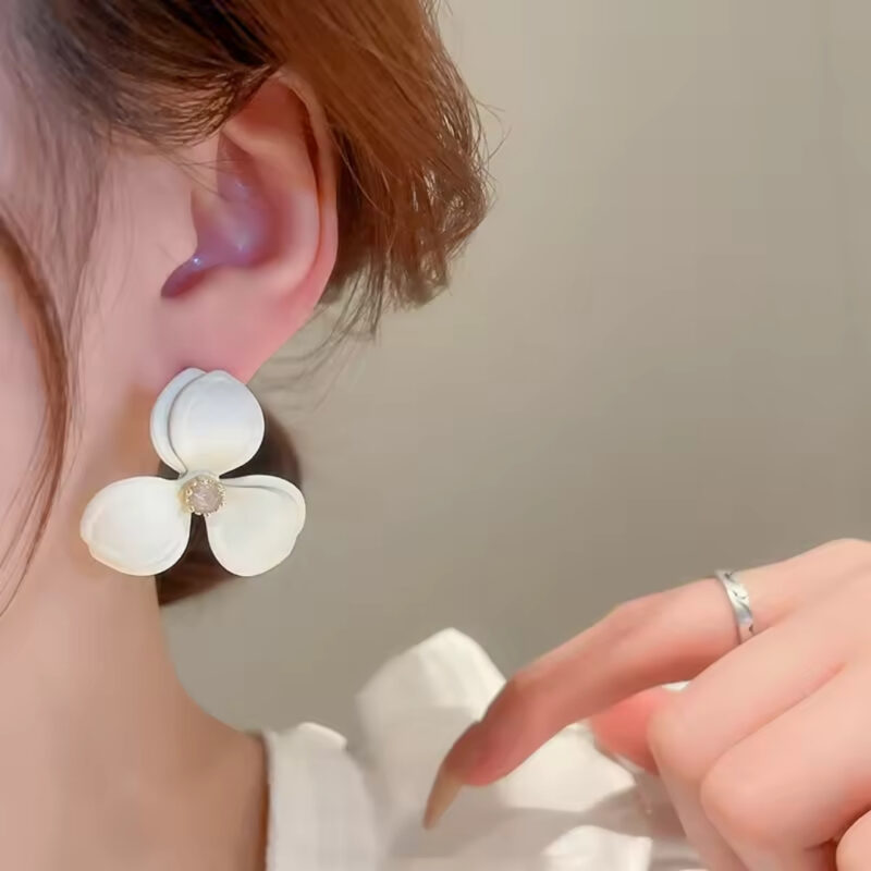 White Flower Korean Stud Earrings. - Image 2
