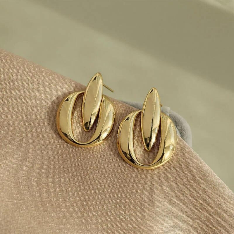 Trendy Swirl Hoop Earrings. - Image 2