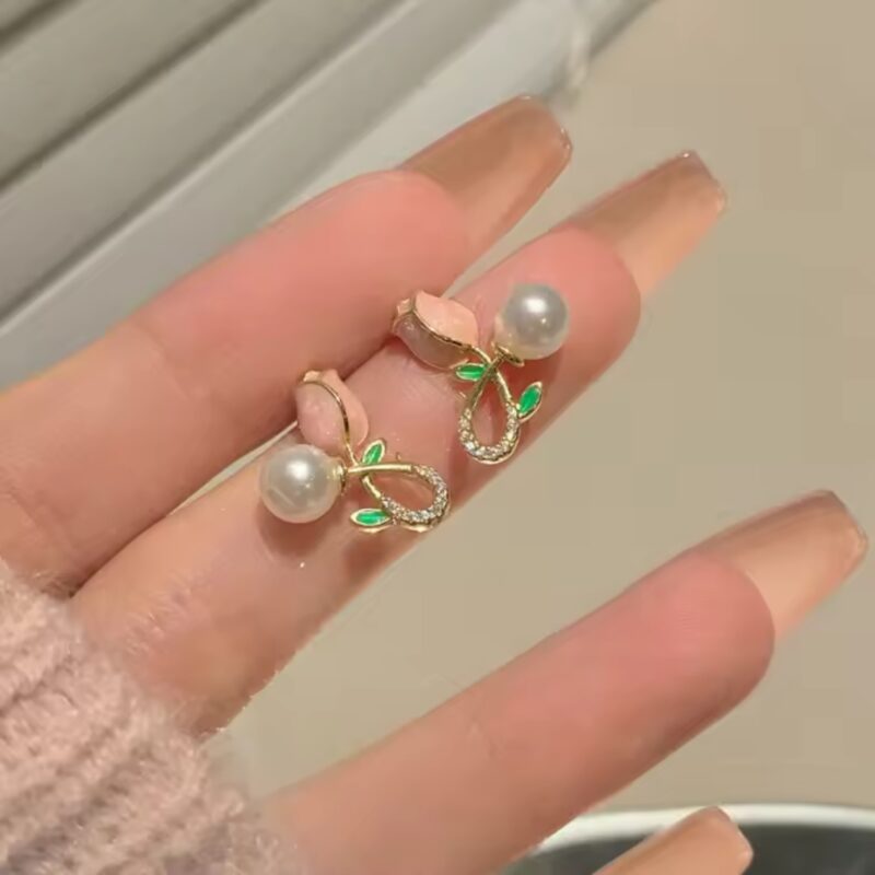 Tulip Pearl Flower Earrings. - Image 3