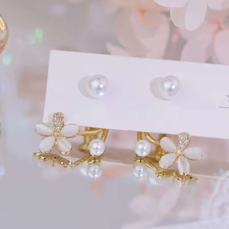 Gold Floral Pearl Earrings. - Image 3