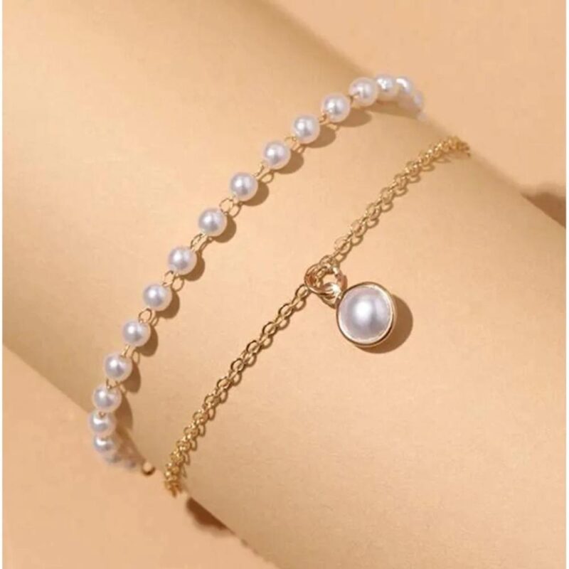 Double Layered Pearl and Gold Chain Bracelet.