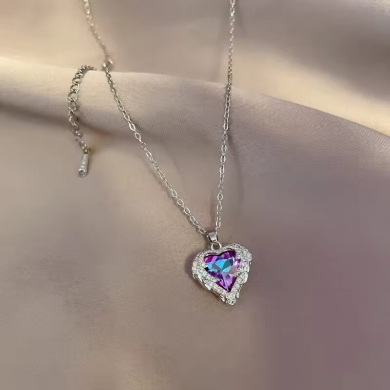 "Heart of the Ocean" necklace - Image 2
