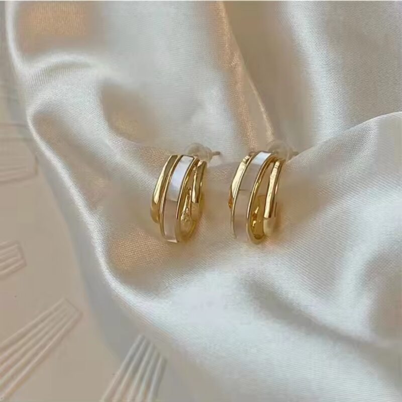 White Pearl Long Drop Earrings. - Image 3