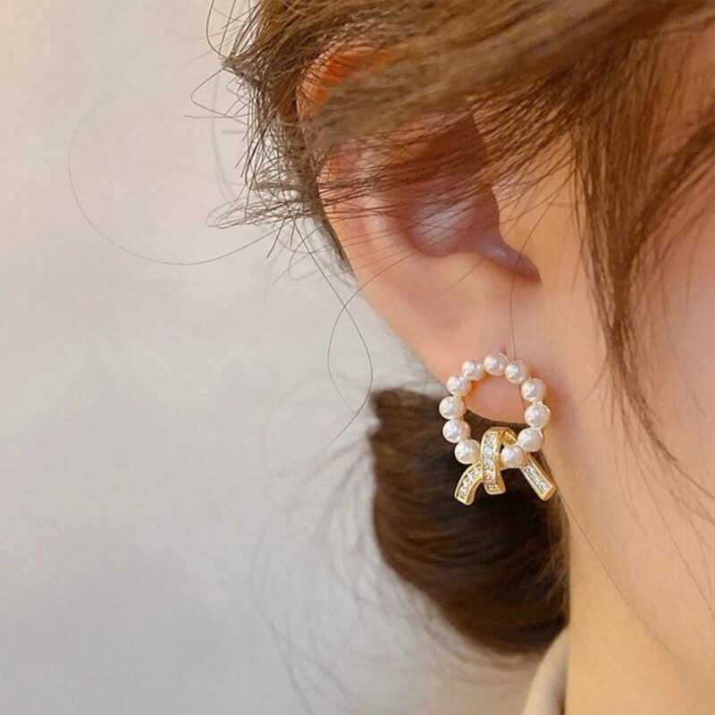 Paparazzi Trendy Gold Plated Circle Pearl Earrings - Image 3