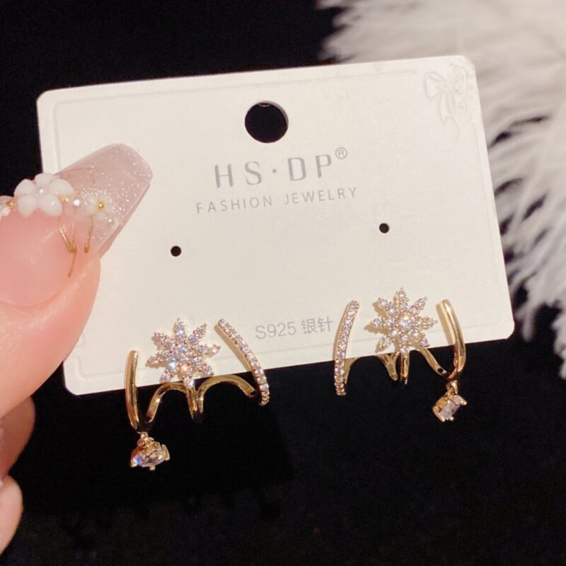 Korean Style Claw Ear Climber Earrings with Zircon - Image 2