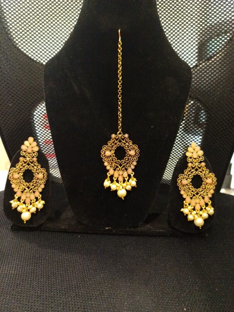 Gold-plated maang tikka and earring set