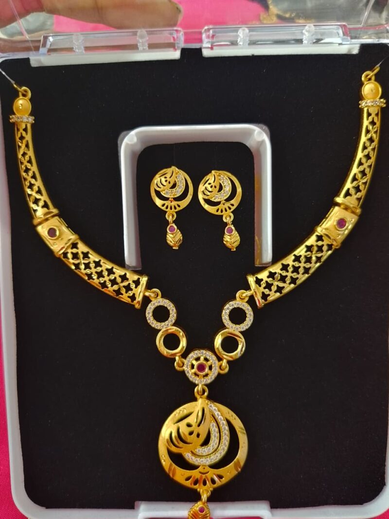 Kalpna Sales Surat Gold Plated Austrian Stone Necklace Set - Image 2