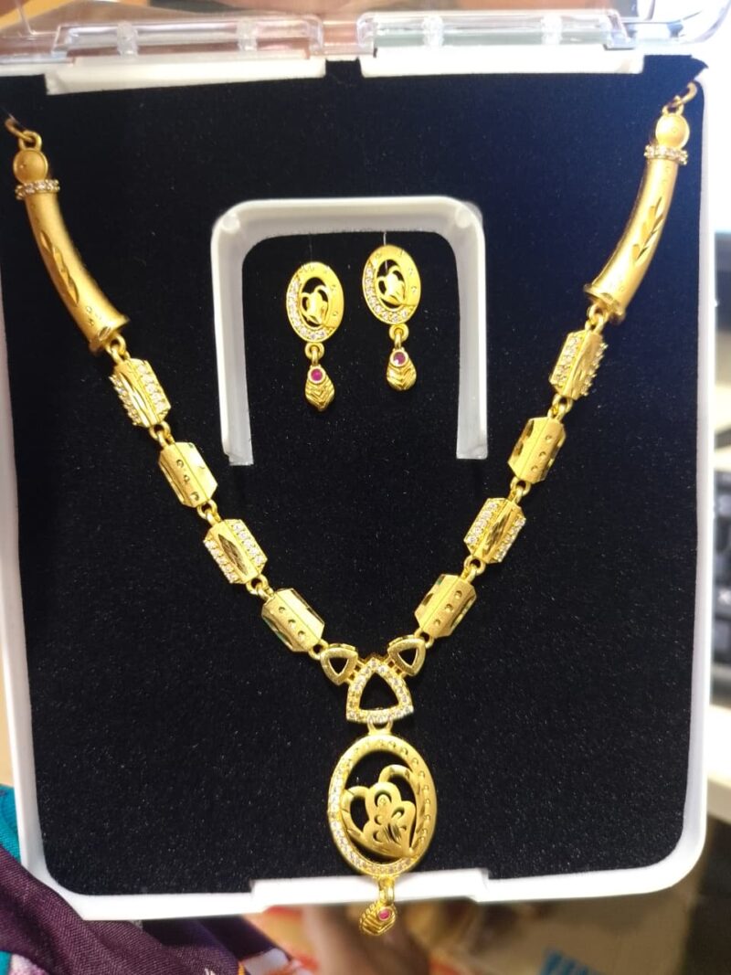 gold-plated necklace set with matching earrings, - Image 2