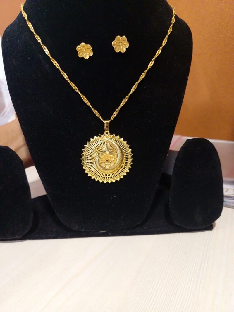 gold-plated pendant and earring set - Image 2