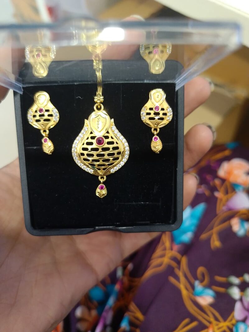 Fancy Beautiful Gold-Plated Pendant and Earring Set for Women, - Image 3