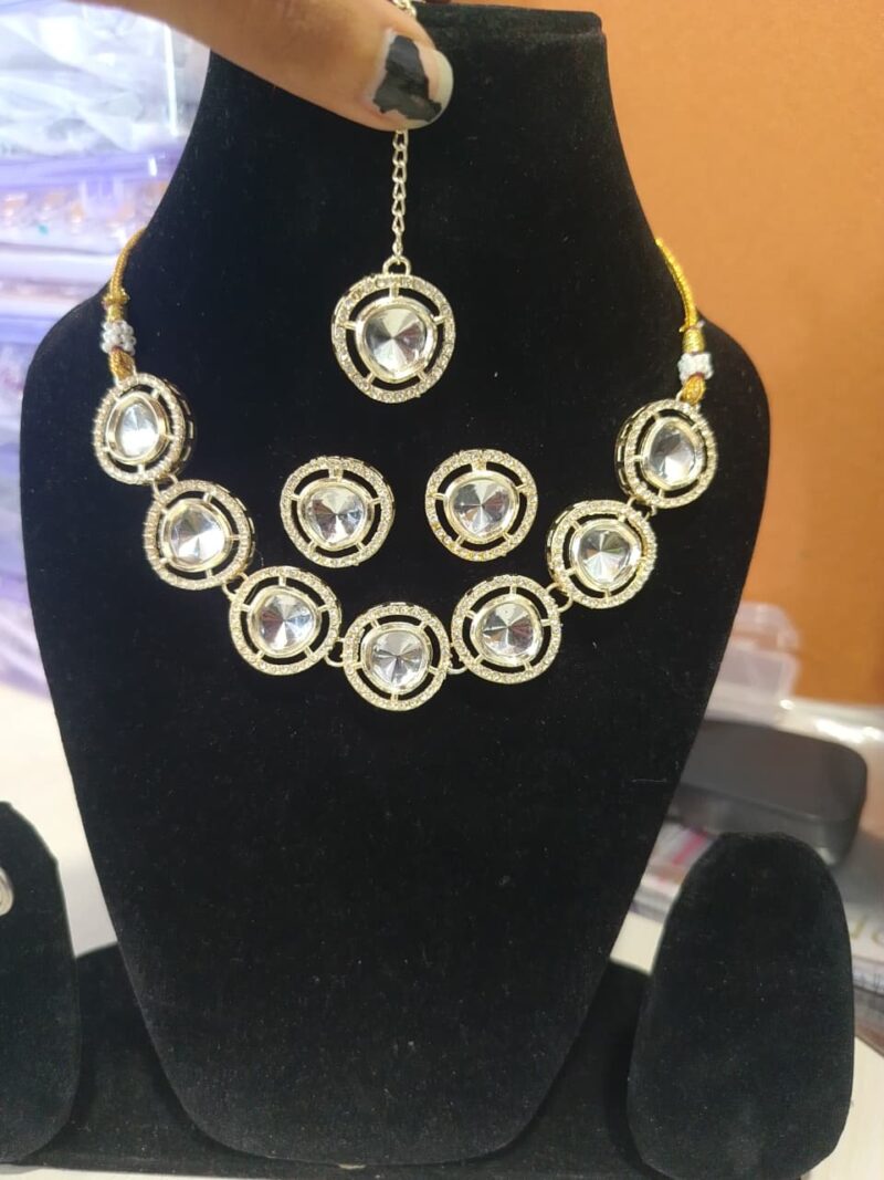 Traditional Indian Kundan Jewellery Set - Image 2