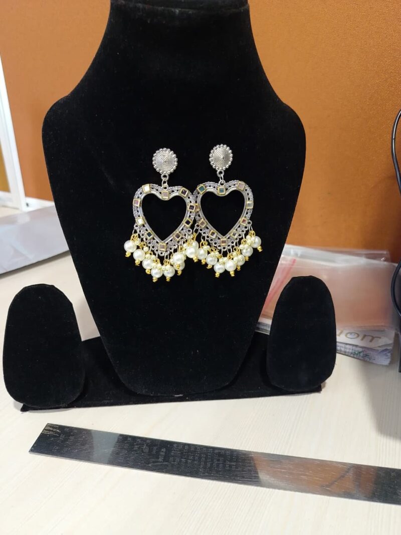 heart-shaped earrings - Image 2