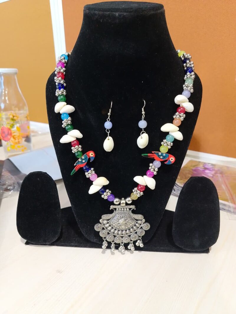 Multicolor German Silver Shell & Thread Beads Necklace Set - Image 3