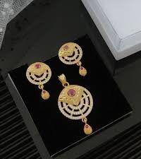 Designer High Gold Plated Premium Quality Fancy Forming Pendant Set with Earrings