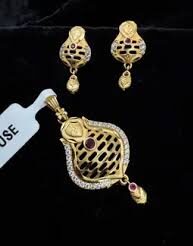 Fancy Beautiful Gold-Plated Pendant and Earring Set for Women,