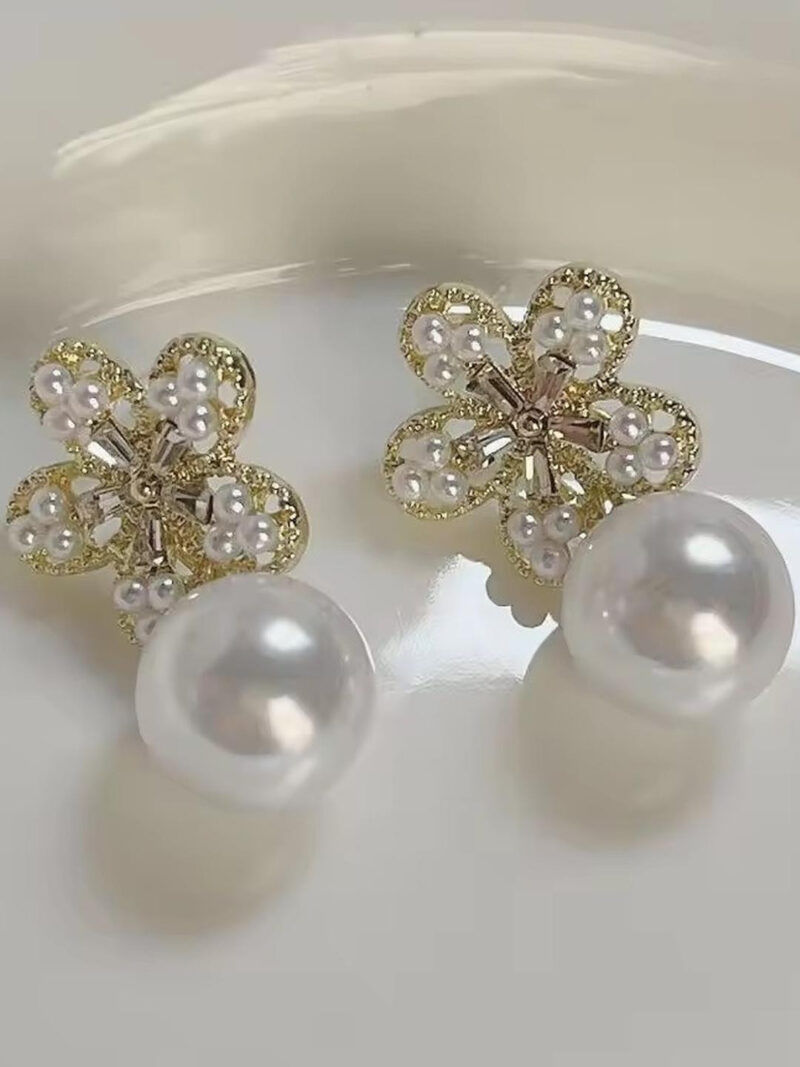 KA22 white stone earrings - Image 2