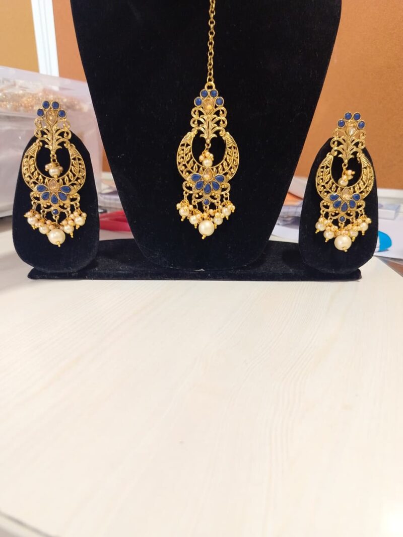 Blue jadau chandbali maang tikka and earrings - Image 2